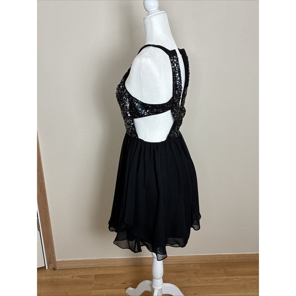 Hailey Logan by Adrianna Papell Dress with Sequins and Cutouts Size 7/8 - Picture 2 of 13